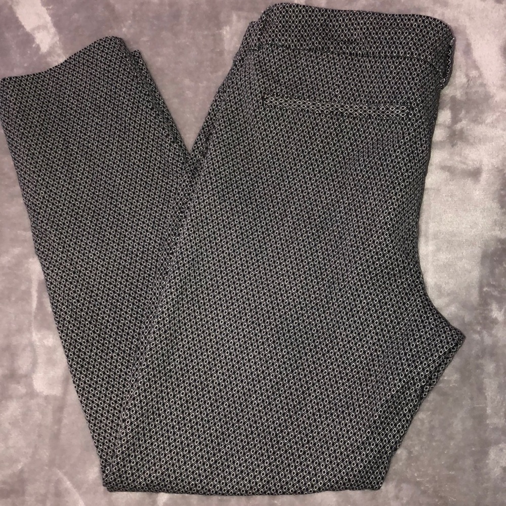 Old Navy Pixie Mid-Rise Pants Cropped
